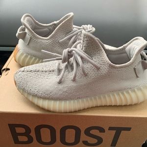 Yeezy sesames size 6.5 men’s or 7.5 women’s